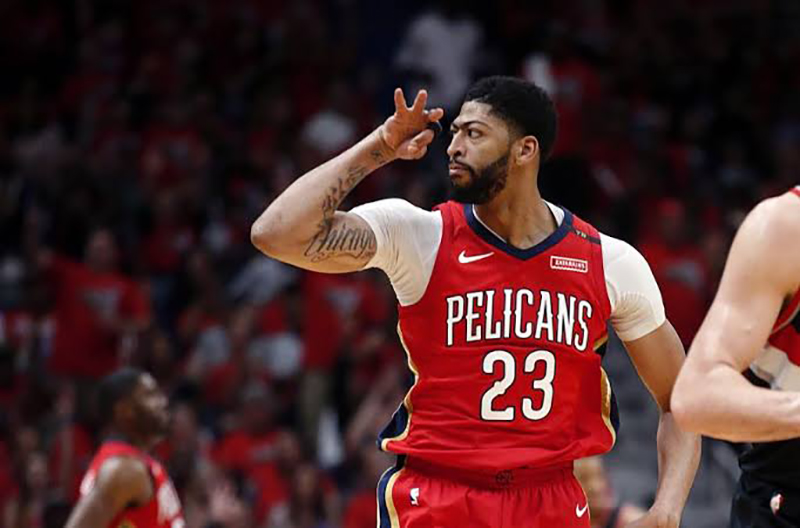 Anthony Davis fuera