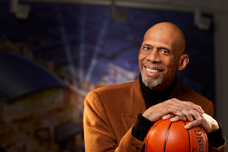 Kareem Abdul-Jabbar al servicio de la comunidad