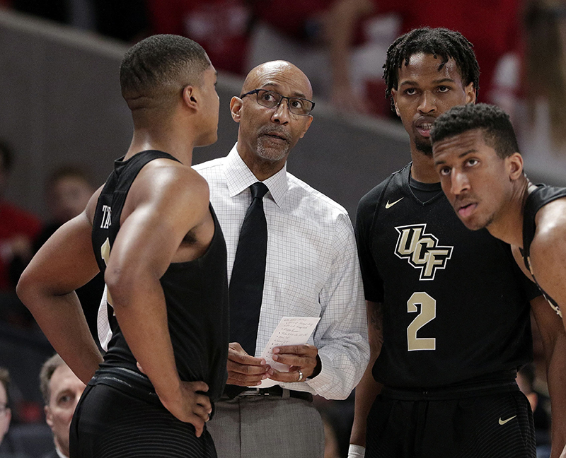 El emotivo mensaje del coach de UCF tras perder contra Duke