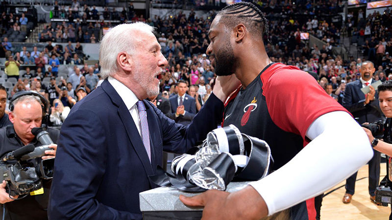 Dwyane Wade festejado en San Antonio