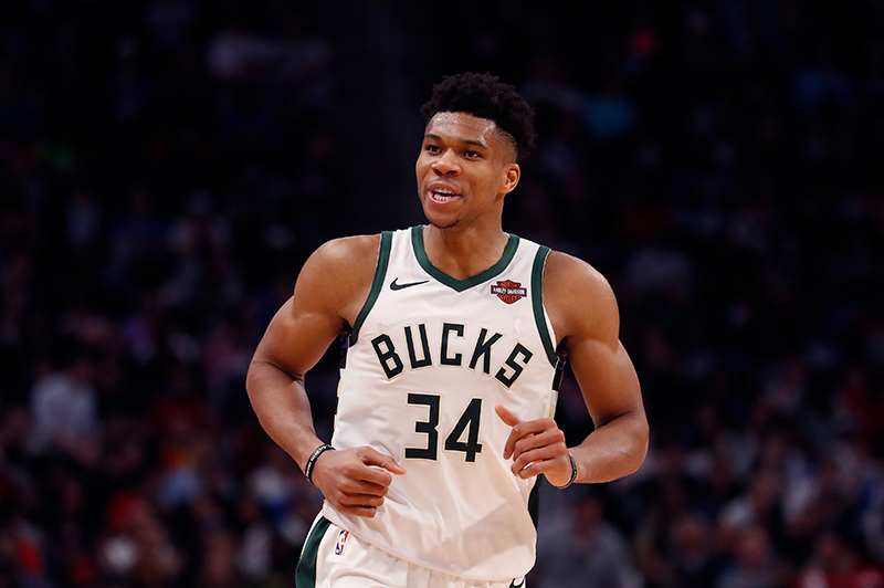 Giannis y los Bucks ponen fin a una mala racha