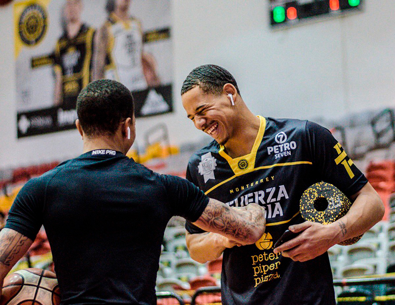 Juan Toscano luce en su regreso a Fuerza Regia