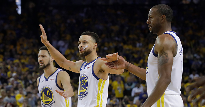 Final de alarido en el juego entre Warriors y Rockets