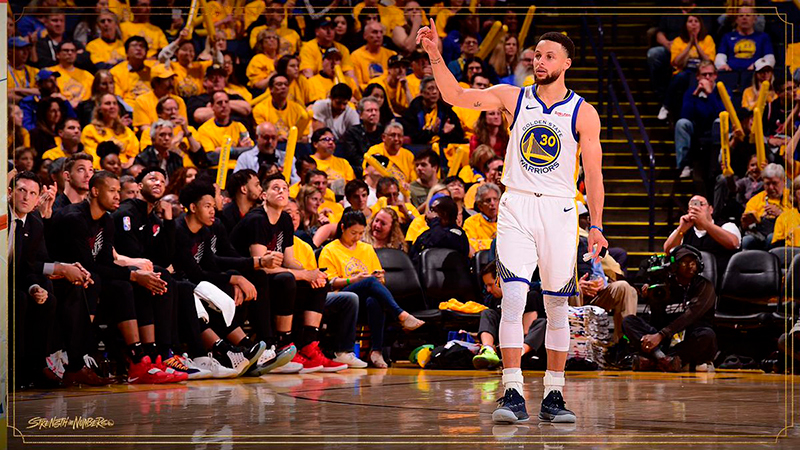 Stephen Curry comenzó encendido la Final del Oeste