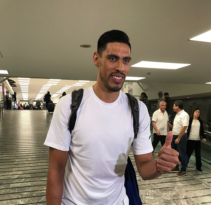 Gustavo Ayón viajó a Rusia y lanzó dardo a la LNBP